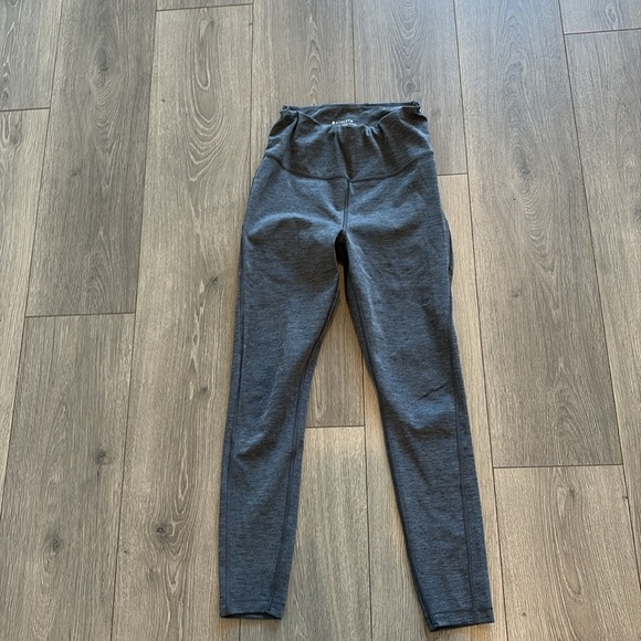 Athleta Ultimate Stash Pocket  7/8 Tights Legging Size XS Heathered Gray - Picture 1 of 7